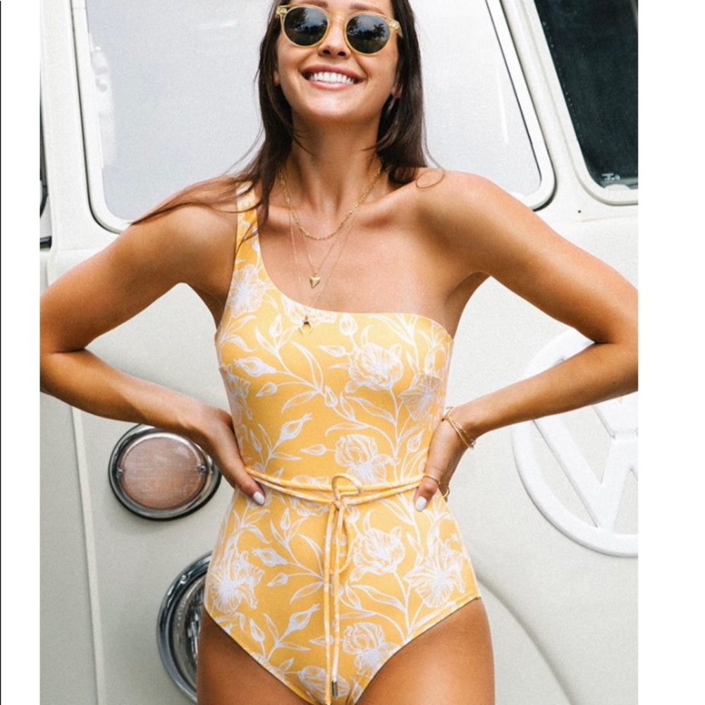 Cupshe swimsuit